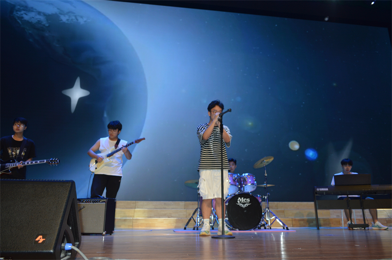 2.1乐队夜空中最亮的星.jpg