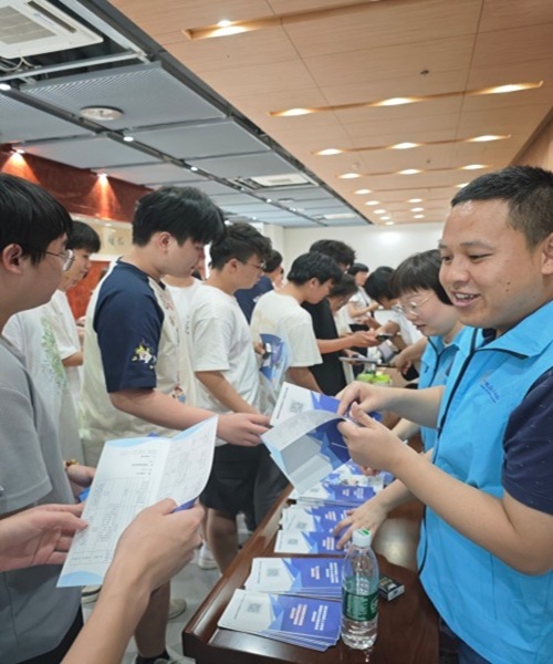 3-学生单独咨询.jpg
